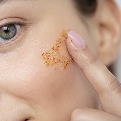 portrait-beautiful-woman-with-clear-skin-using-face-scrub